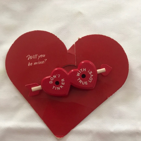 ⚡️FINAL PRICE⚡️ Vintage Heart Love Brooch - Picture 4 of 11